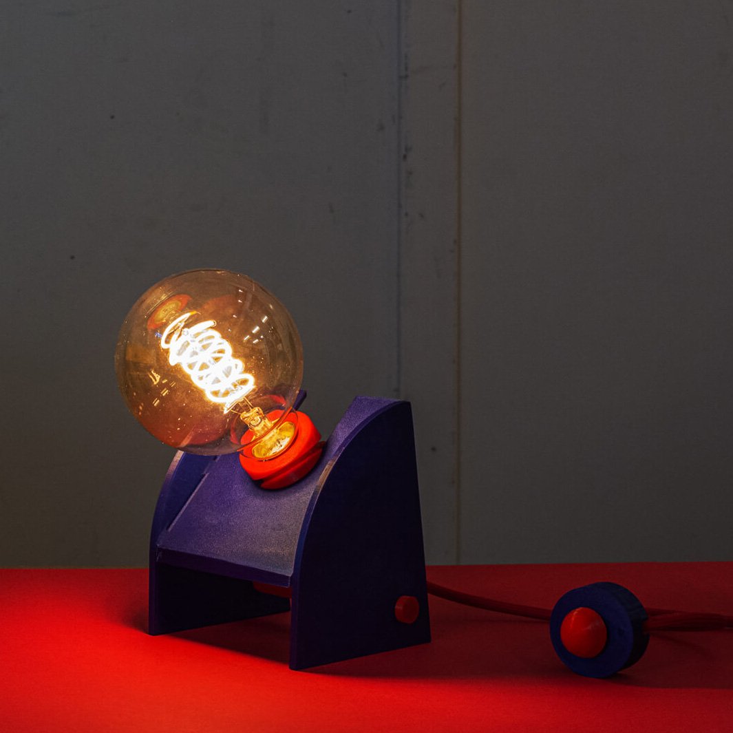 3D-geprinte bureaulamp 3d printed desk lamp designer lamp hola een stip