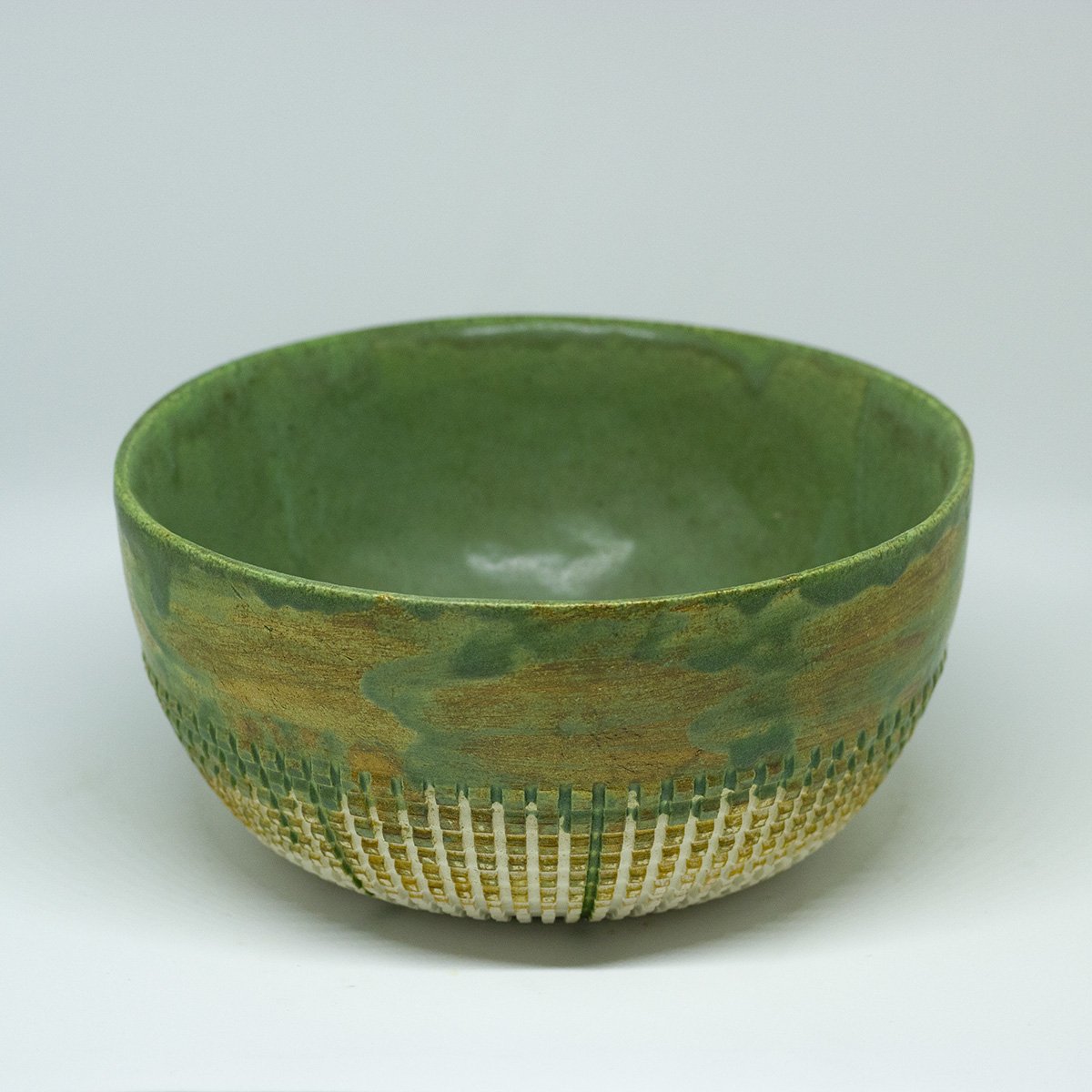 dast kleipers kom groen keramiek handmade hadngemaakt salad bowl saladekom green een stip .