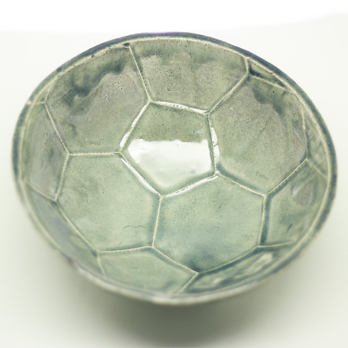 Dast football cup bowl glossy blue and transparent | Dast voetbal beker kom glanzend blauw en transparant - een stip