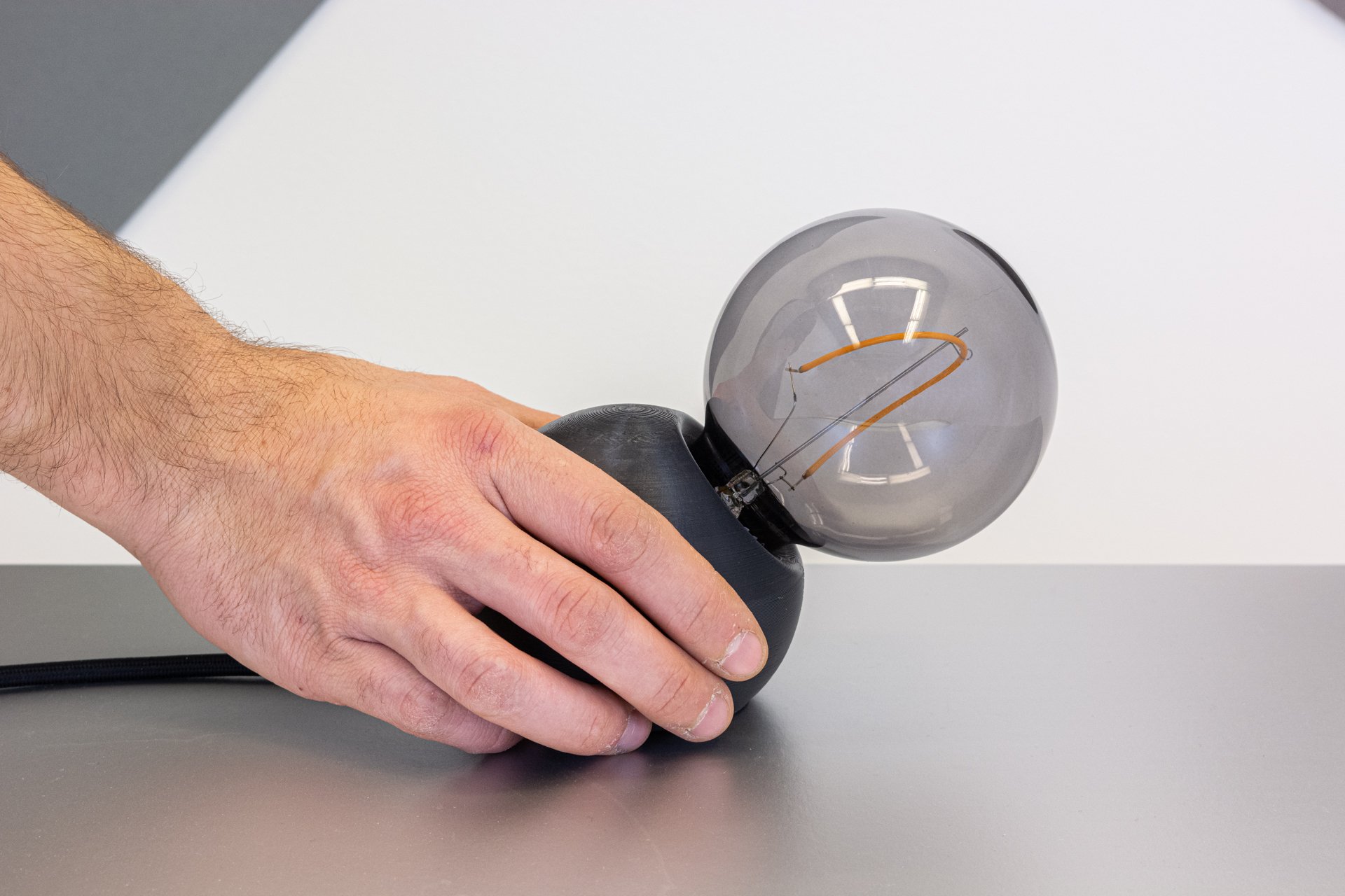 3D-geprinte bureaulamp 3d printed desk lamp designer lamp hola een stip