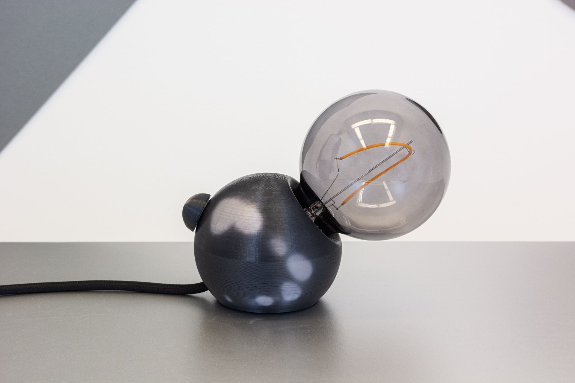 3D-geprinte bureaulamp 3d printed desk lamp designer lamp hola een stip