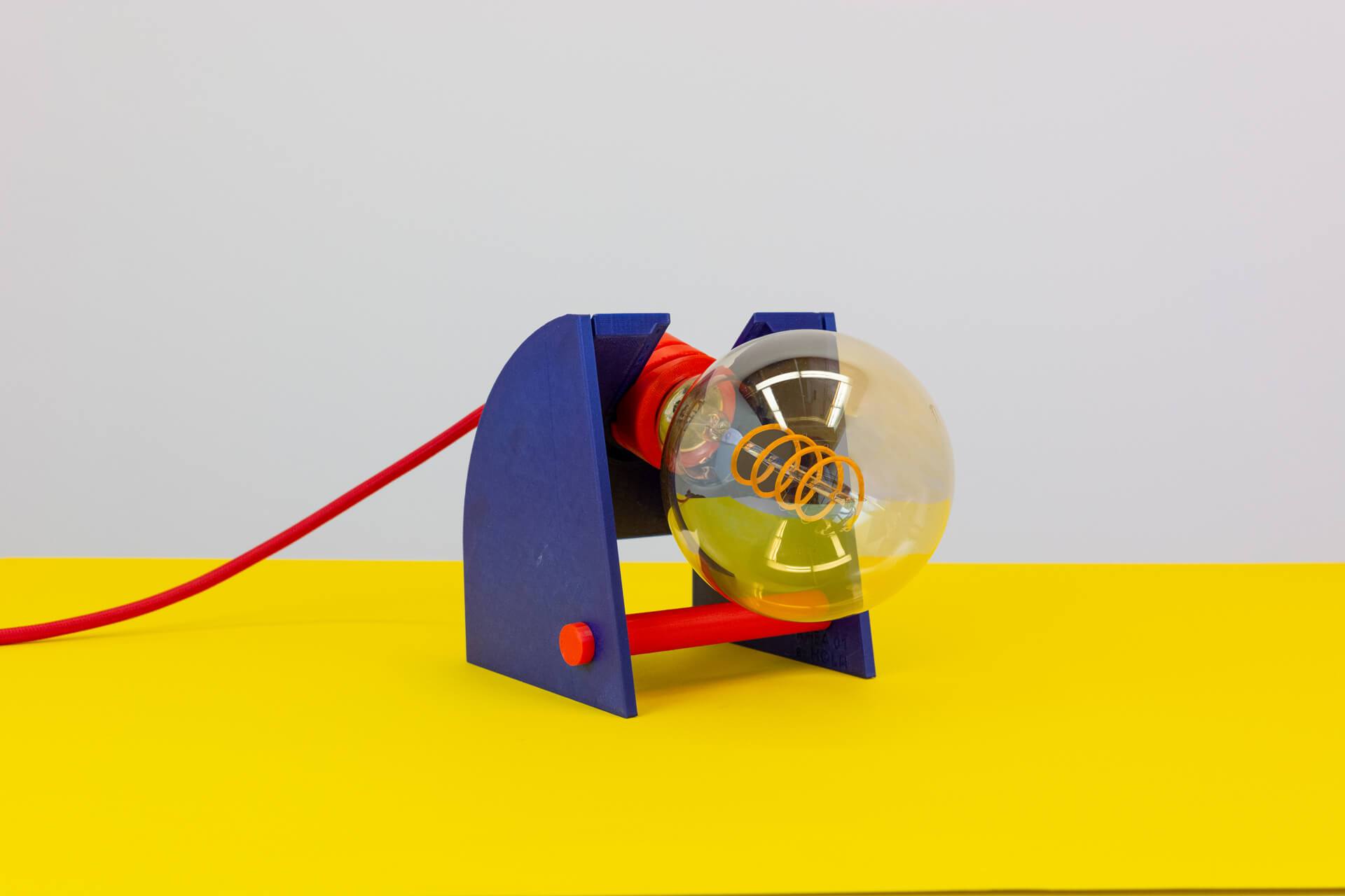 3D-geprinte bureaulamp 3d printed desk lamp designer lamp hola een stip