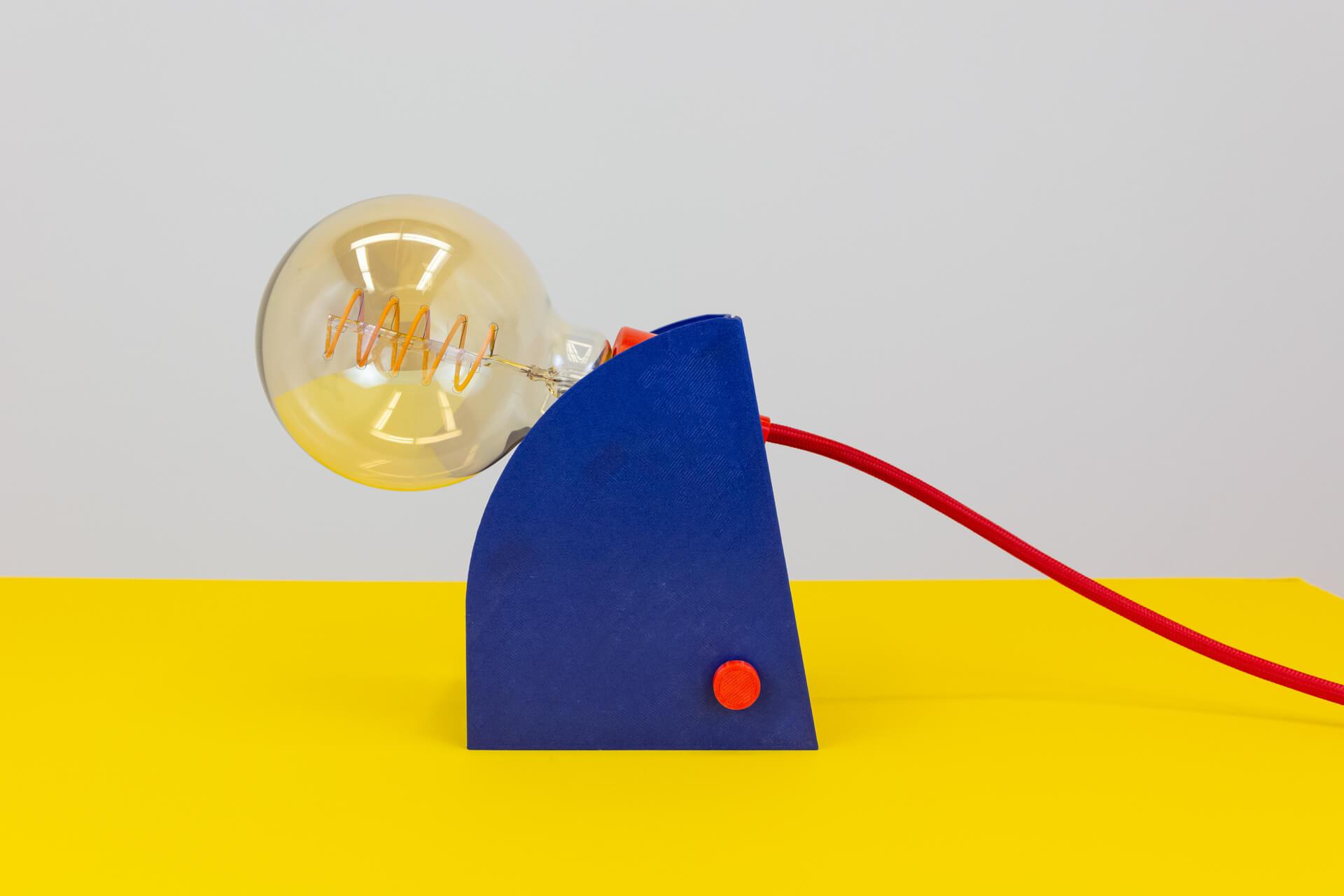 3D-geprinte bureaulamp 3d printed desk lamp designer lamp hola een stip