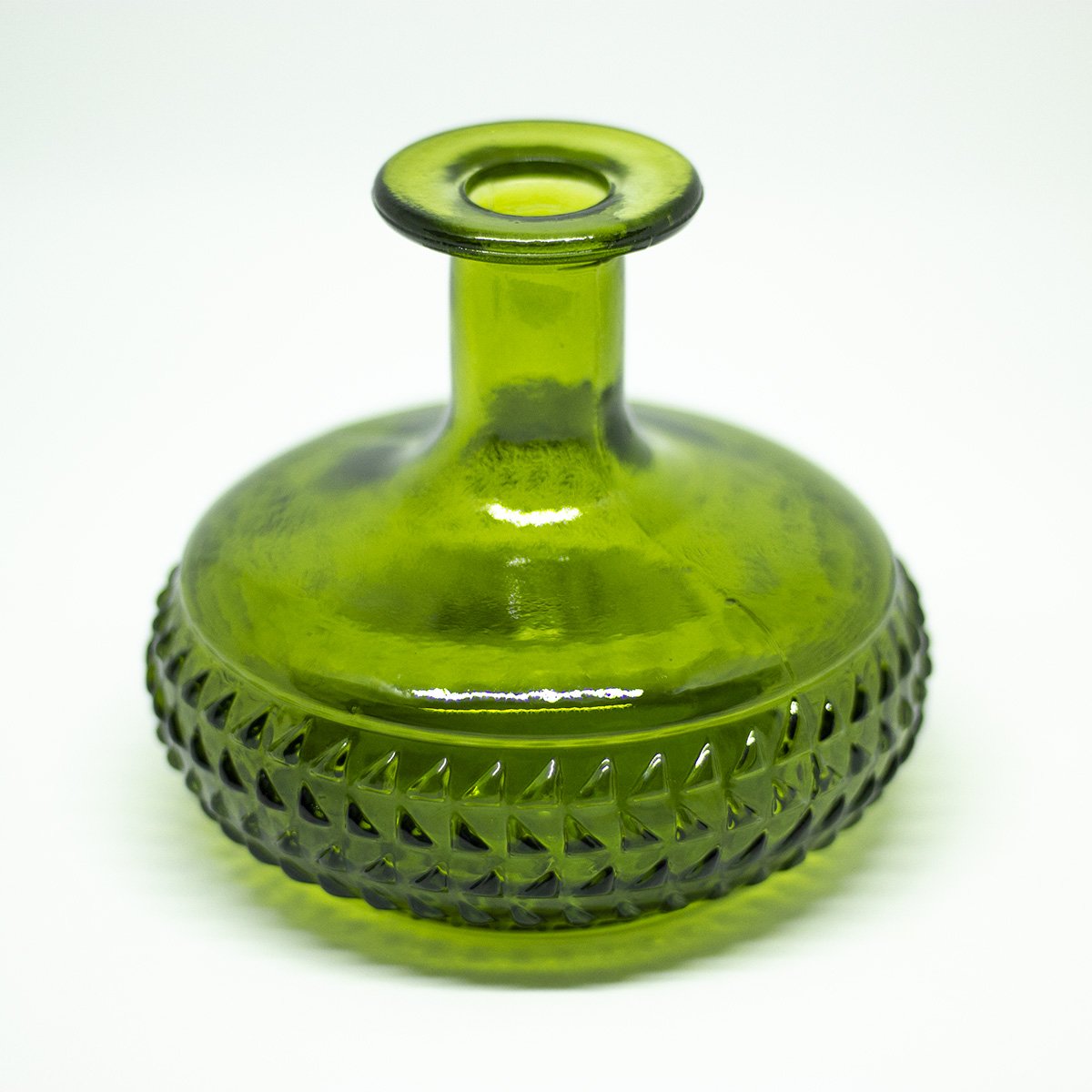 yesterday small green vase - een stip